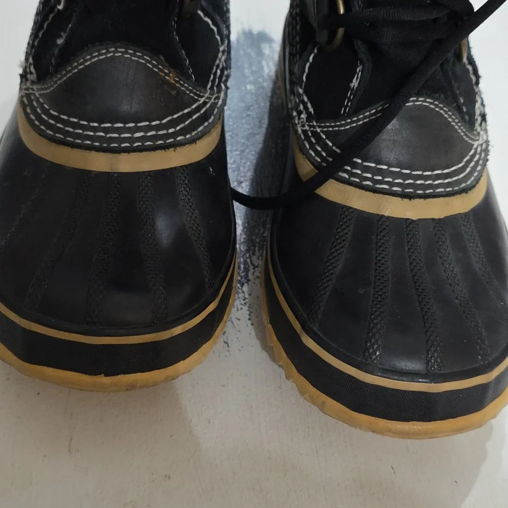 Sorel Women's Winter Boots Black Faux Fur Laces Waterproof Sz 9 GUC **READ**